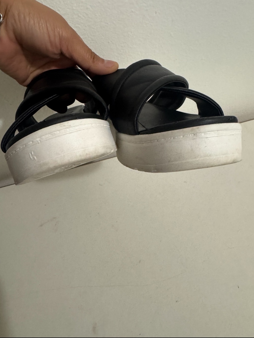 UGG Zayne Crossband Slide in Black and White Platform Size 10 - Picture 7 of 9